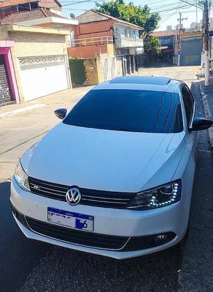 VOLKSWAGEN JETTA 2.0 TSI HIGHLINE 200CV GASOLINA 4P TIPTRONIC VOLKSWAGEN JETTA 2.0 TSI HIGHLINE 200CV GASOLINA 4P TIPTRONIC